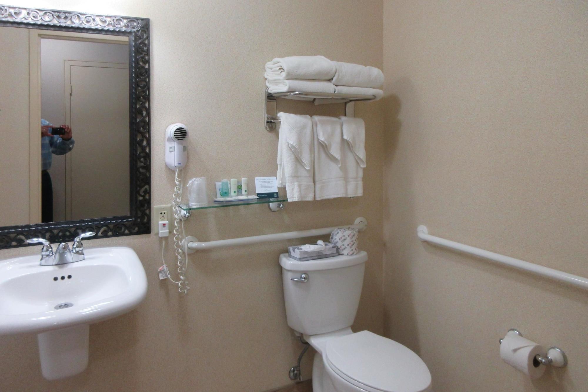 Quality Inn Oneonta Cooperstown Area Exteriör bild