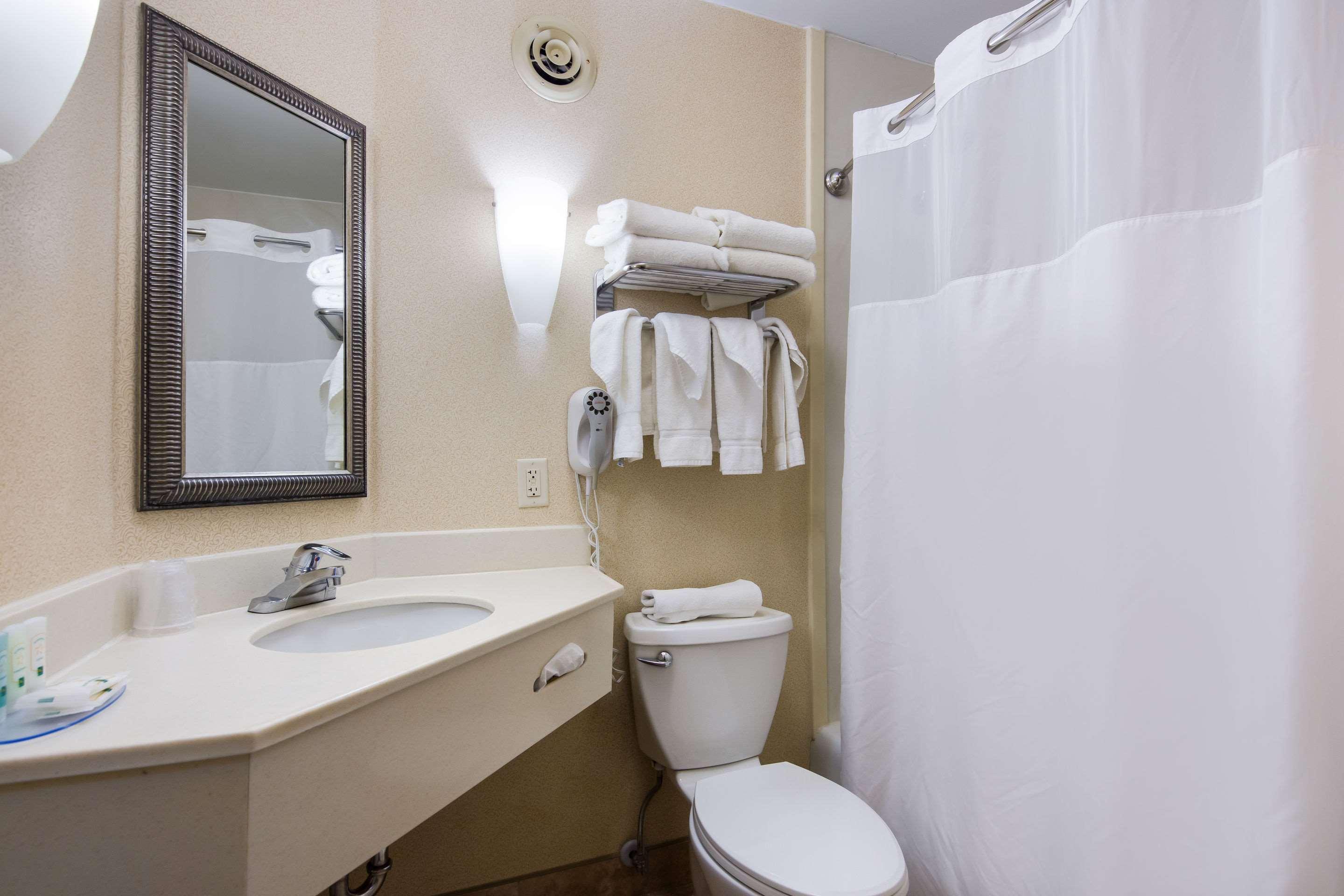 Quality Inn Oneonta Cooperstown Area Exteriör bild