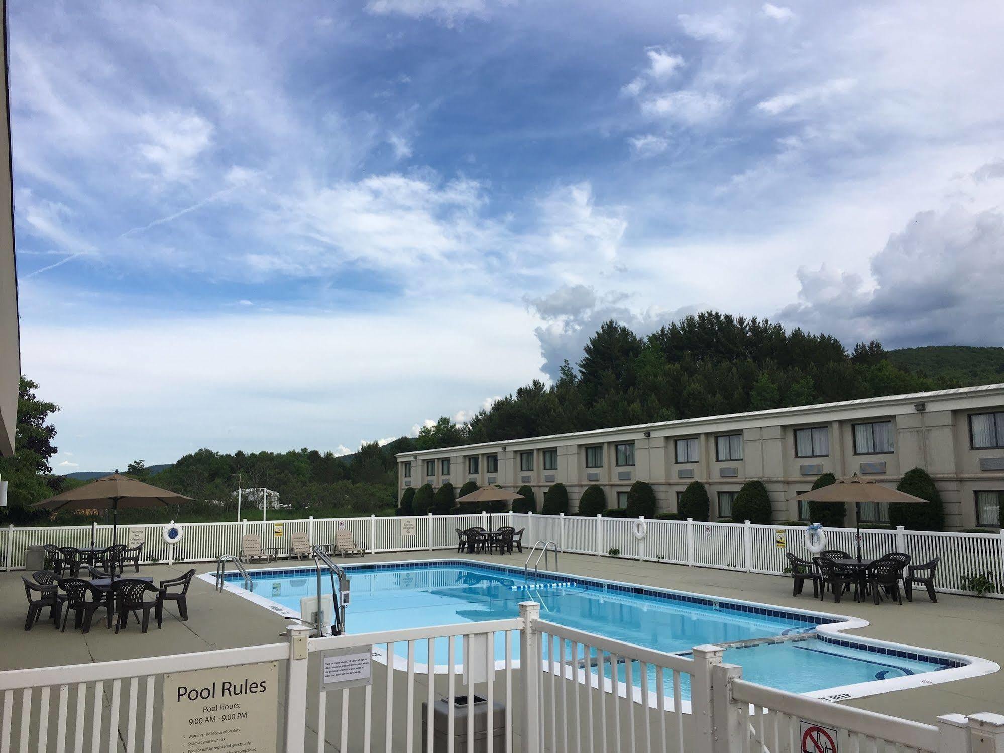 Quality Inn Oneonta Cooperstown Area Exteriör bild